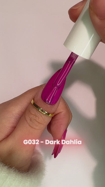 G032 - Dark Dahlia